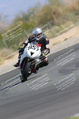 media/Nov-05-2022-SoCal Trackdays (Sat) [[f8d9b725ab]]/Turn 2 (1120am)/